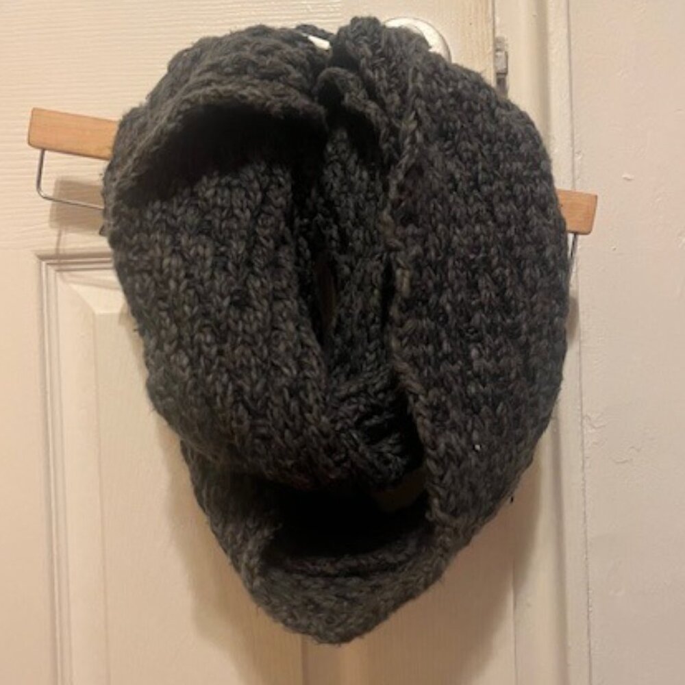 Gap infinity scarf